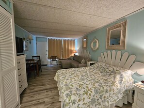 Smart TV - Cute Lil' Condo on Intracoastal waterway with beach access and large pool (Atlantic Beach)