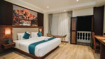 Egyptian cotton sheets, premium bedding, soundproofing, free WiFi