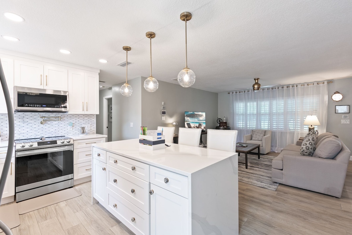 Photo 5 of Family Retreat with Great Location to Downtown and the Beaches!