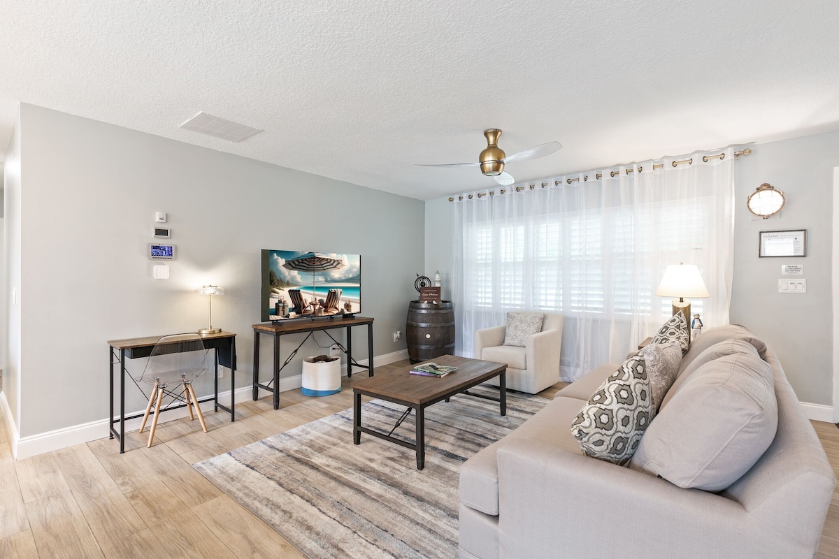 Photo 8 of Family Retreat with Great Location to Downtown and the Beaches!