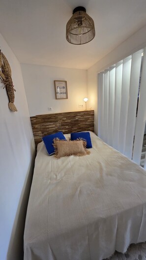 Soundproofing, iron/ironing board, travel cot, free WiFi