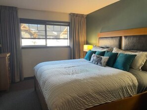2 habitaciones, tabla de planchar con plancha y cuna de viaje 