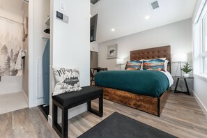 1 soveværelse, skrivebord, strygejern/strygebræt, weekendseng