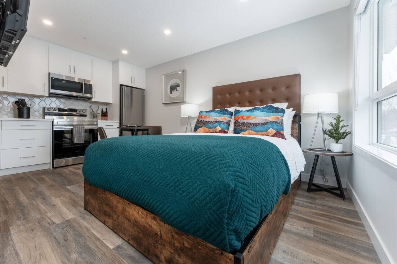 1 Schlafzimmer, Schreibtisch, Bügeleisen/Bügelbrett, Reisekinderbett