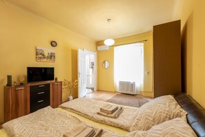 2 bedrooms, iron/ironing board, WiFi, bed sheets