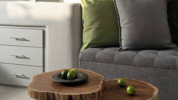 Courtyard Suite with Hot Tub | Área de sala de estar