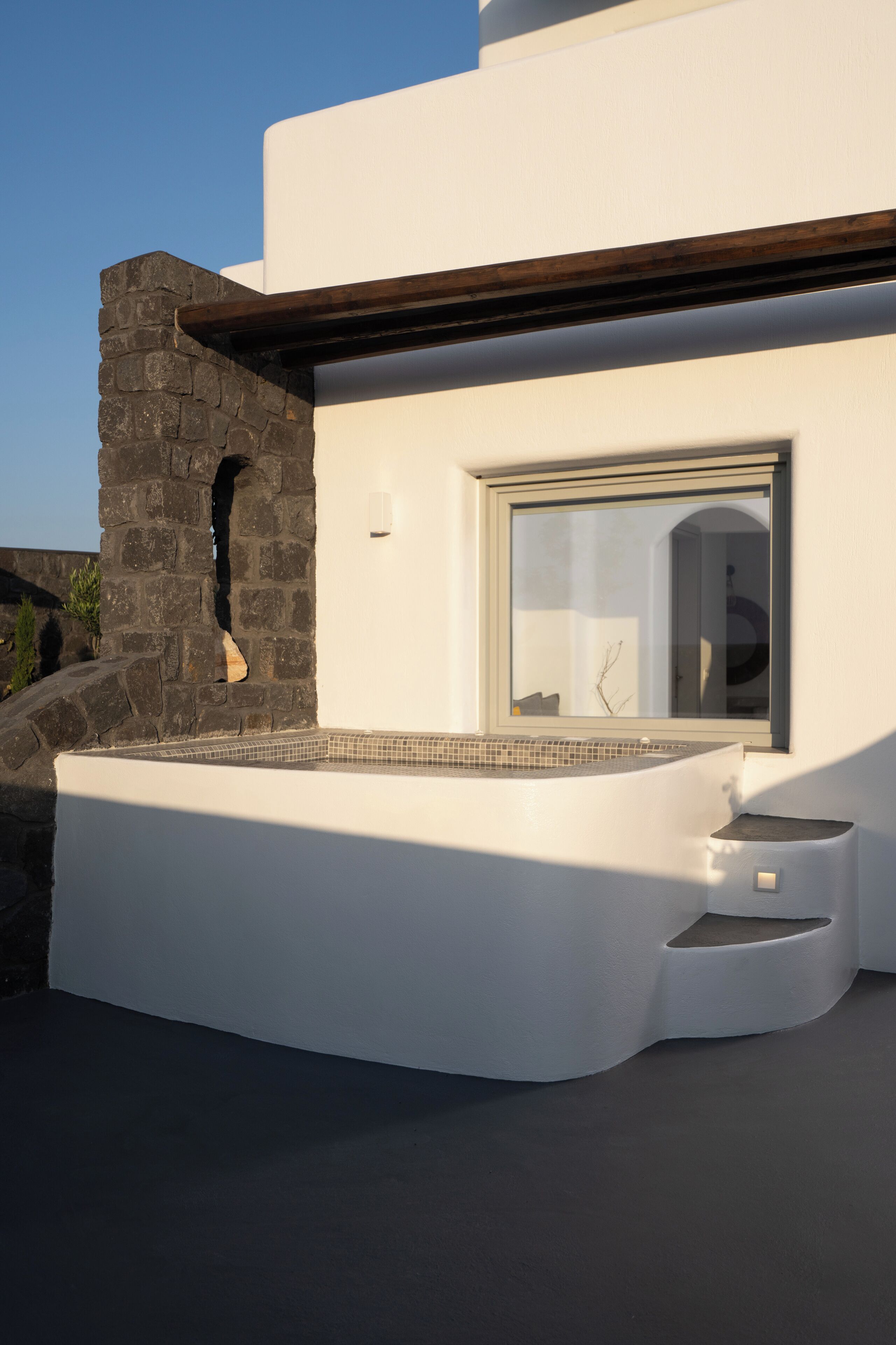 Essential Suite with Balcony& Hot Tub | Terrace/patio