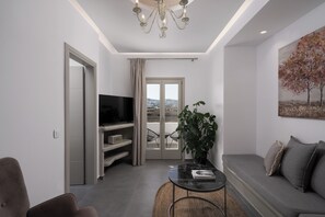 Signature Suite with Balcony & Hot Tub | Wohnbereich