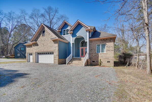 House (5 Bedrooms) | Front of property