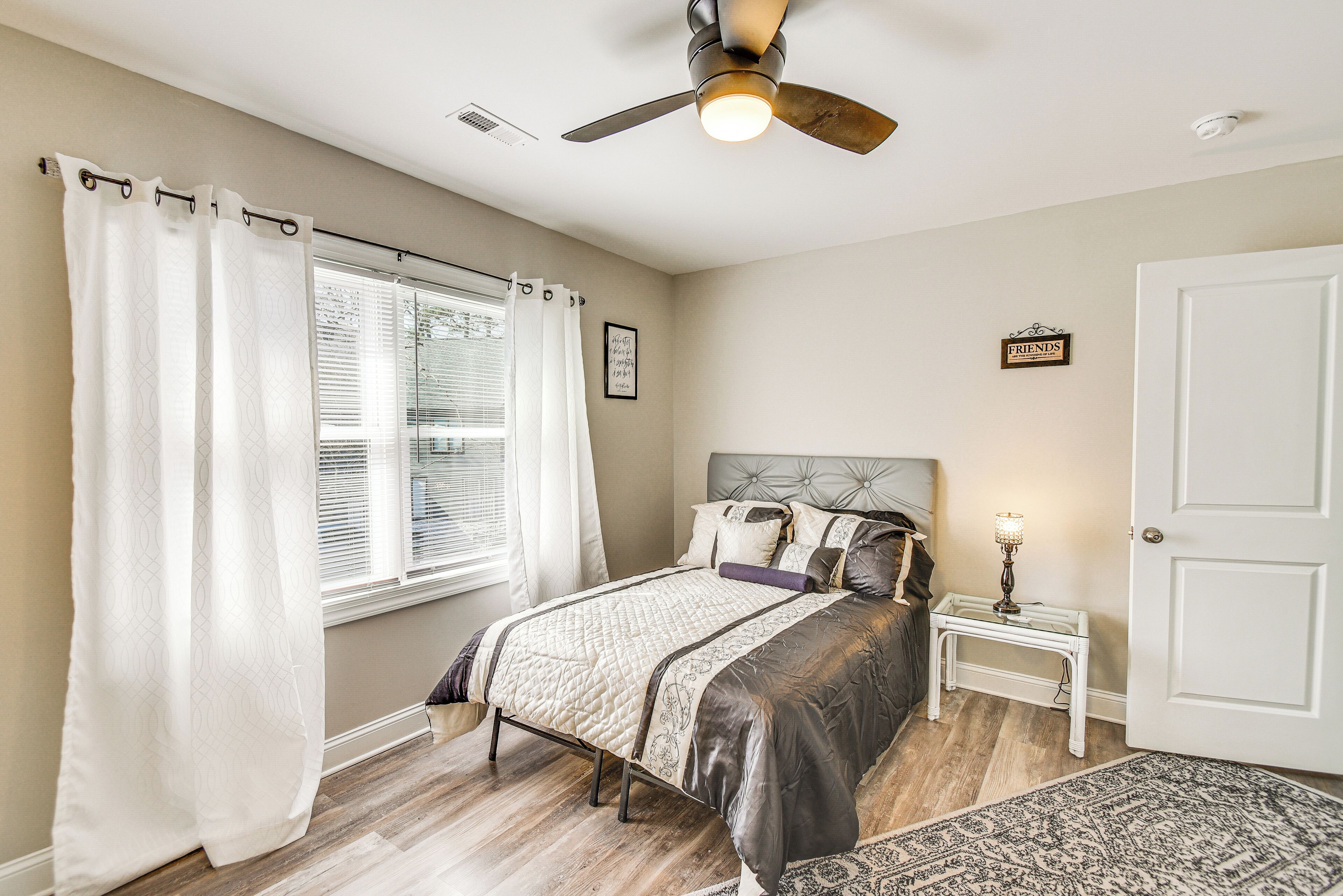 House (5 Bedrooms) | Interior