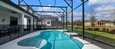 House, 5 Bedrooms | Pool