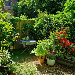 Terrace/patio - Elegant 2 Bedroom Garden Maisonette near Olympia (London)