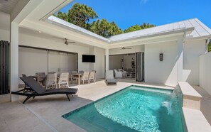 Een verwarmd zwembad