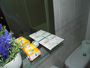 Standard-Doppelzimmer, Bergblick | Badezimmer