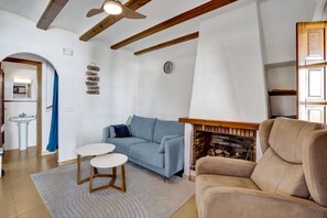 Smart TV, fireplace, books - Ruhiges Eckreihenhaus in wunderschöner Anlage zwischen Valencia und Alicante (La Sella)