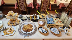 Bao gồm bữa sáng buffet hàng ngày