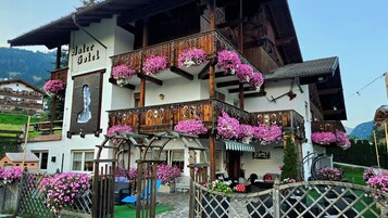 Fachada del alojamiento