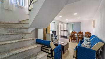 TV connectée, cheminée, jeux vidéo