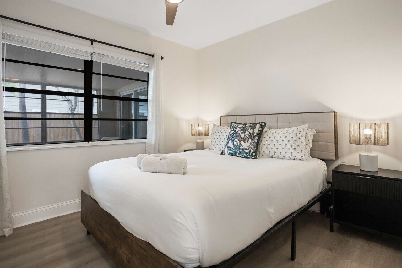 4 bedrooms, desk, iron/ironing board, travel cot