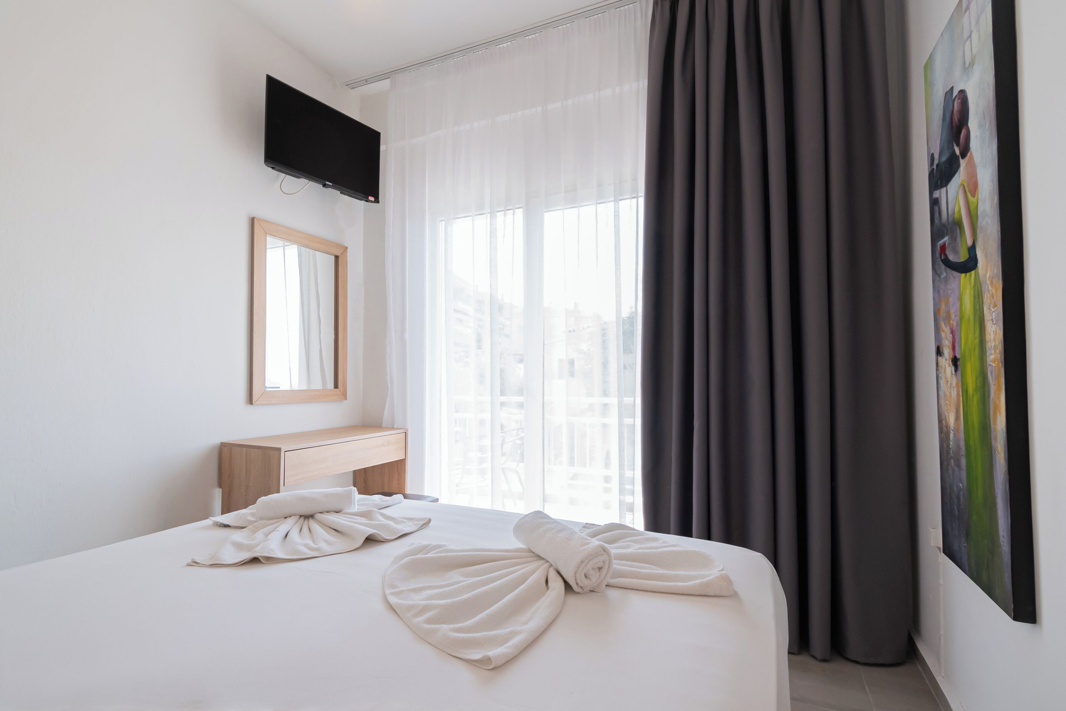 Superior Double Room | Desk, laptop workspace, free WiFi