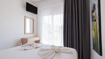 Superior Double Room | Desk, laptop workspace, free WiFi