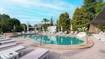 Seasonal outdoor pool