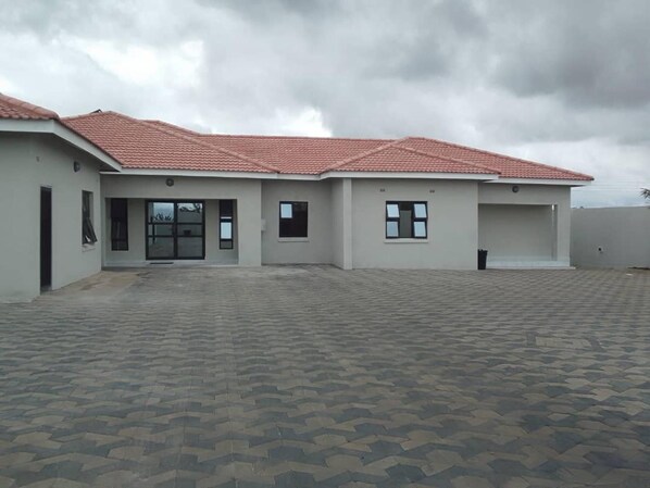Apartment | Exterior - Luxury 3 Bedroom Self Catering Apartment- Masvingo (Masvingo)