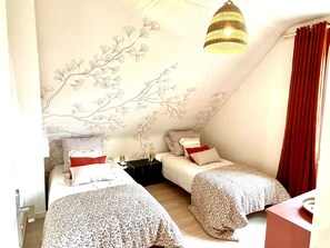 4 bedrooms, WiFi, bed sheets