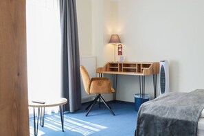 Deluxe Room, Garden View | 1 bedroom, Frette Italian sheets, premium bedding, memory foam beds