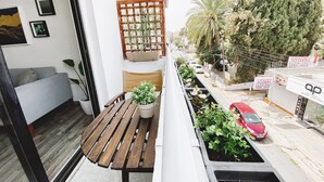 Unclassified image, 2 of 26, button - ★ Modern studio in City Center, 5min from Beach ★ (Larnaca)