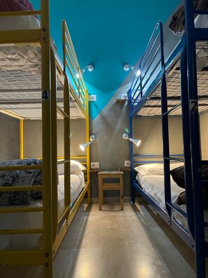 Camera Quintupla, Bagno Condiviso | Free WiFi - Lion Guesthouse (Milan)