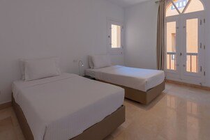 3 bedrooms, premium bedding, iron/ironing board, free WiFi