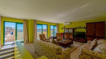 Apartemen Klasik, 3 kamar tidur, pemandangan marina | 3 kamar tidur, seprai premium, setrika/meja setrika, dan Wi-Fi gratis