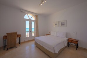3 bedrooms, iron/ironing board, free WiFi