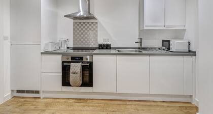 1 Bed, Sleeps 3, Free Parking, Wifi