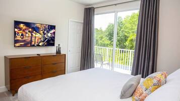 3 slaapkamers, een strijkplank/strijkijzer, gratis wifi, beddengoed