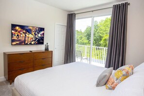 3 slaapkamers, een strijkplank/strijkijzer, gratis wifi, beddengoed