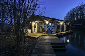 Terrace/patio - Peaceful Lakefront Retreat with Hot Tub, Firepit and Boat Dock (Bumpass)