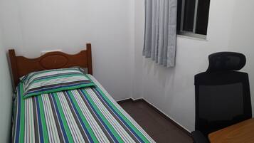 2 sovrum, skrivbord, strykjärn/strykbräda och wi-fi