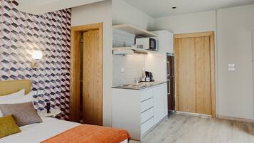 Studio Comfort | Dapur kecil pribadi | Lemari es, microwave, oven, dan kompor