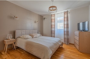 3 chambres, fer et planche à repasser, lit de bébé portatif, Wi-Fi