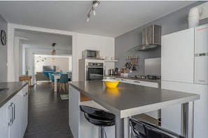 Fridge, microwave, oven, stovetop - Nonna Maria l Maison , 6 Pers (Chapareillan)