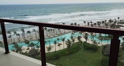 Apartment in front of the beach