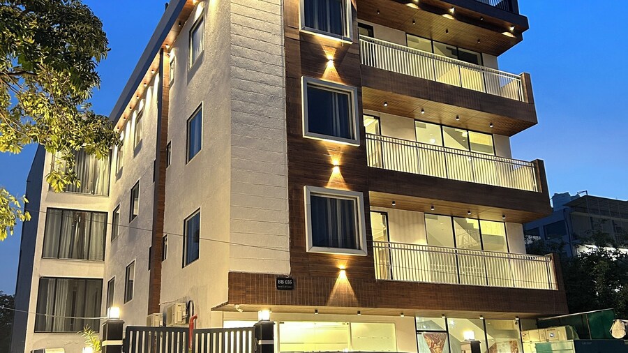 Raksha Suites & Banquet Greater Noida