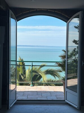 Interior - La Chaumière Vauban Vue Mer et Mont St Michel (Champeaux)
