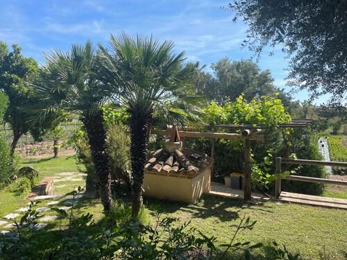OROSEI VACATION HOME: GARDEN AND VEGETABLE GARDEN AVAILABLE, A FEW STEPS FROM THE SEA