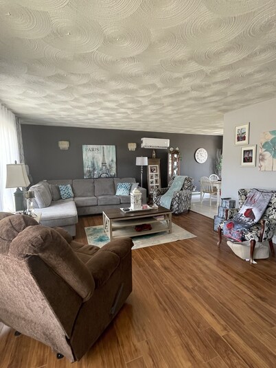 Nan & Pop's Waterfront Retreat, Offering a breathtaking view of the bay!