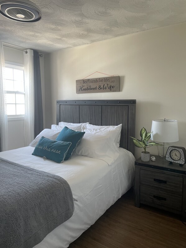 3 bedrooms, iron/ironing board, WiFi, bed sheets