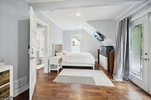 3 habitaciones, escritorio, tabla de planchar con plancha y wifi 