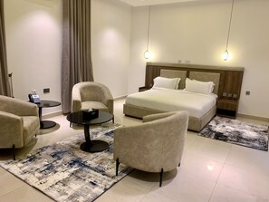 Premium Apartment | Premium bedding, in-room safe, desk, laptop workspace - Polo Grand Hotel (Maiduguri)